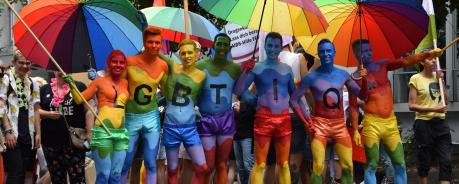Die Regenbogen Crew der AHF auf dem CSD Frankfurt 2018 Die Regenbogen Crew der AHF auf dem CSD Frankfurt 2018