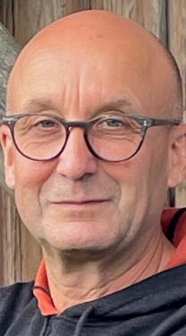 A.Schaffberger Männlich gelesene Person mit Brille
